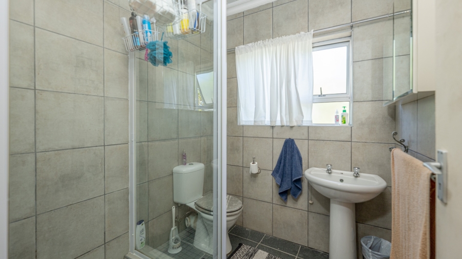 9 Bedroom Property for Sale in Struisbaai Western Cape